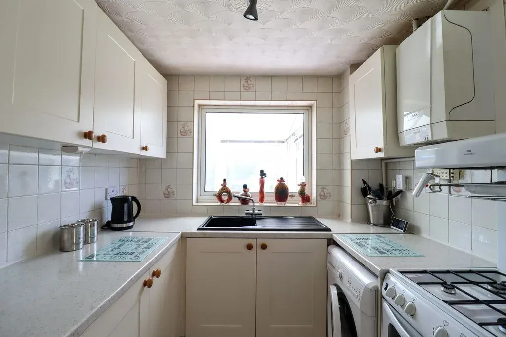 Nene Drive, Bletchley, Milton Keynes, Buckinghamshire, MK3 7BY, photo 12