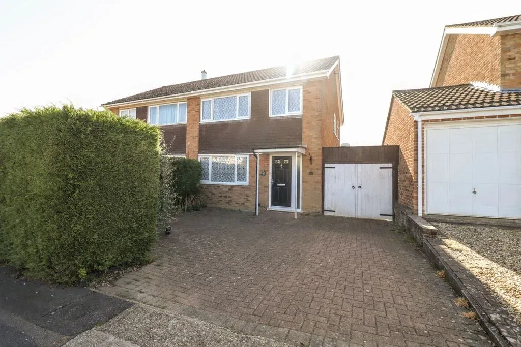 3 bed house for sale — Nene Drive, Bletchley, Milton Keynes, Buckinghamshire, MK3 7BY