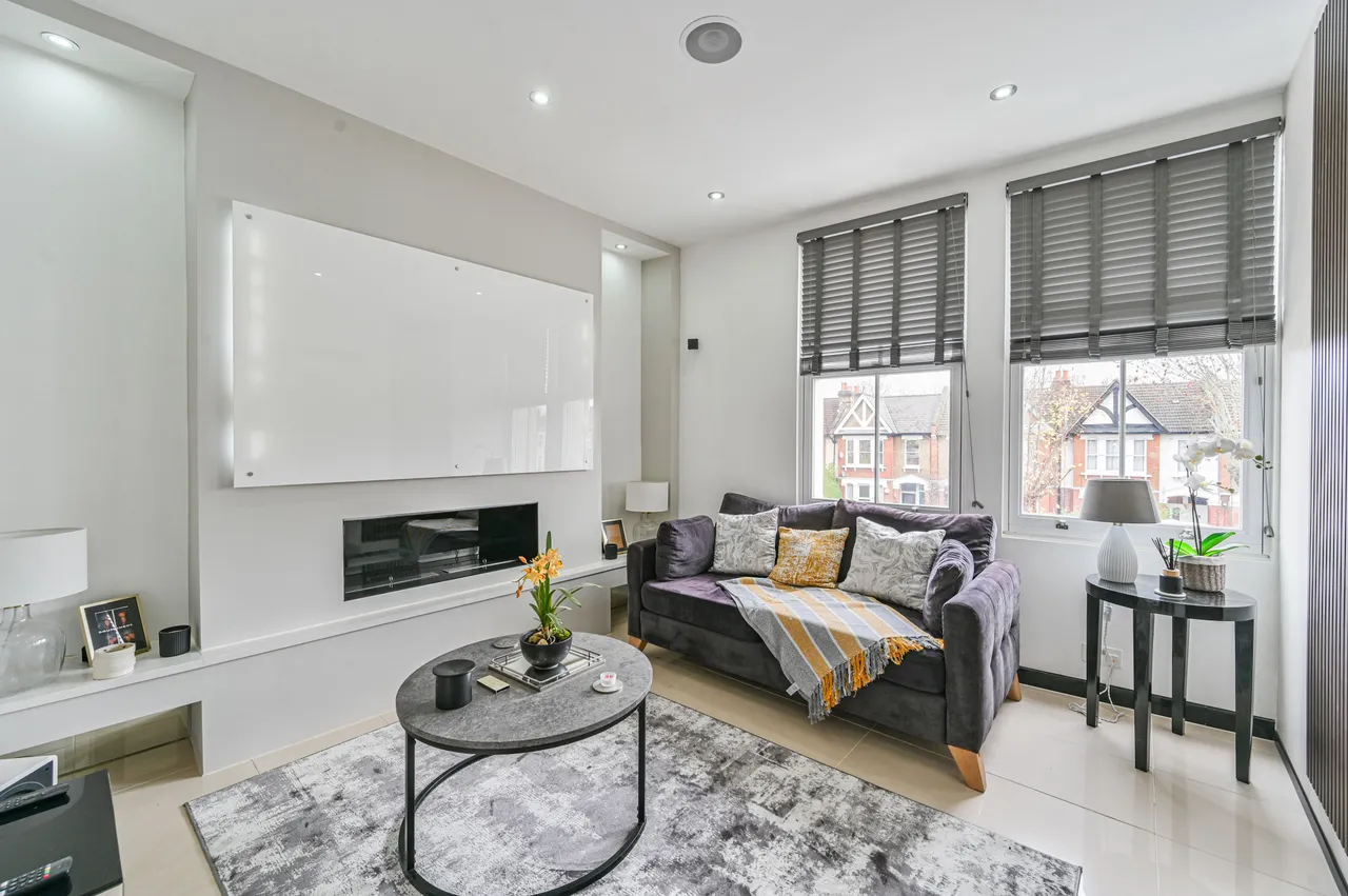 2 bed flat for sale, London, SE13