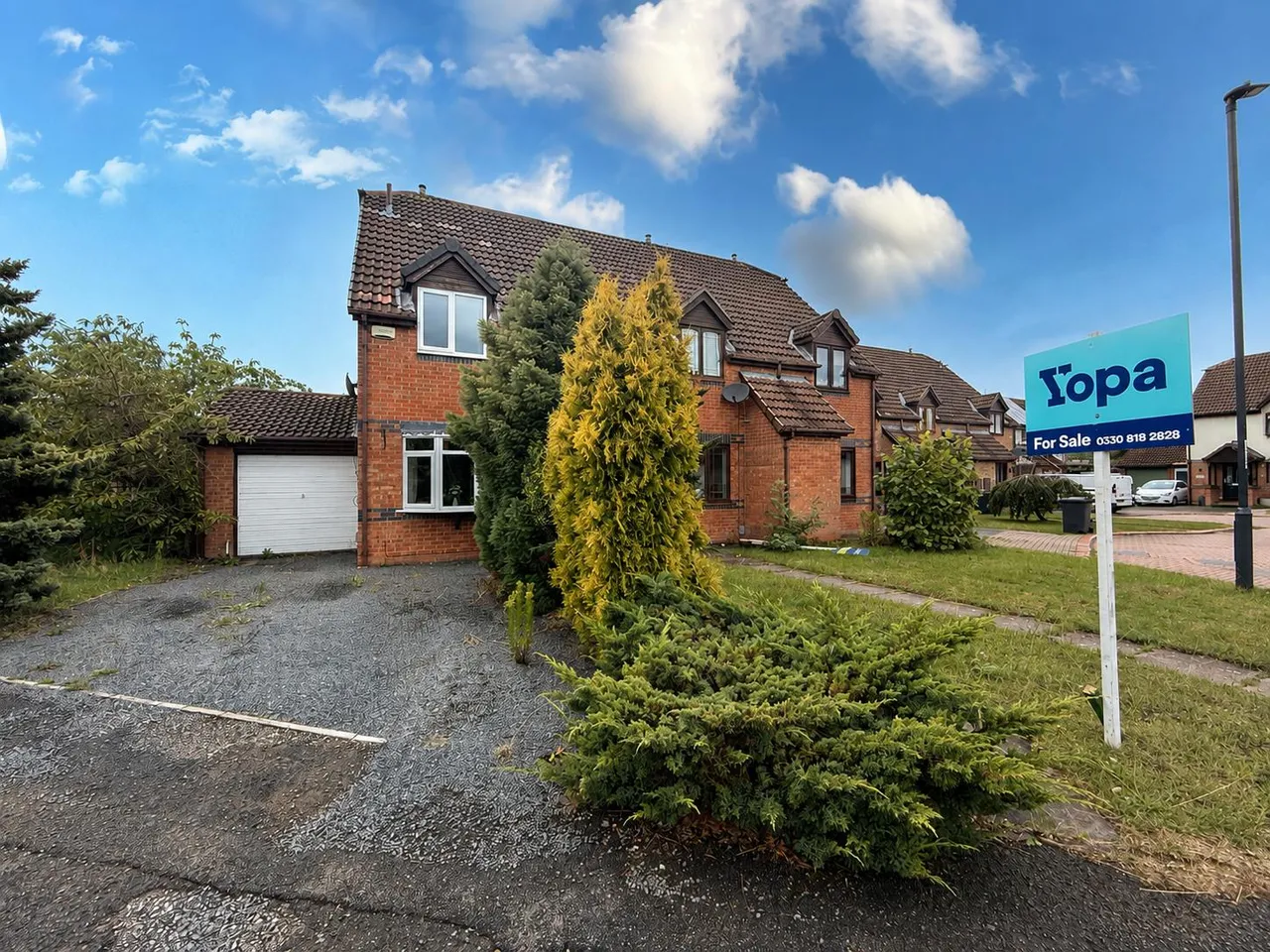 2 bed house for sale, Trowbridge Close, Oakwood, DE21
