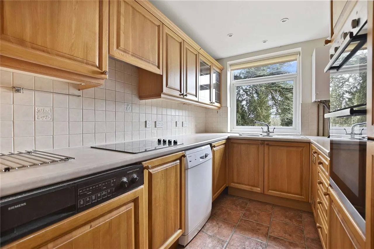Loudwater Lane, Loudwater, WD3, photo 3