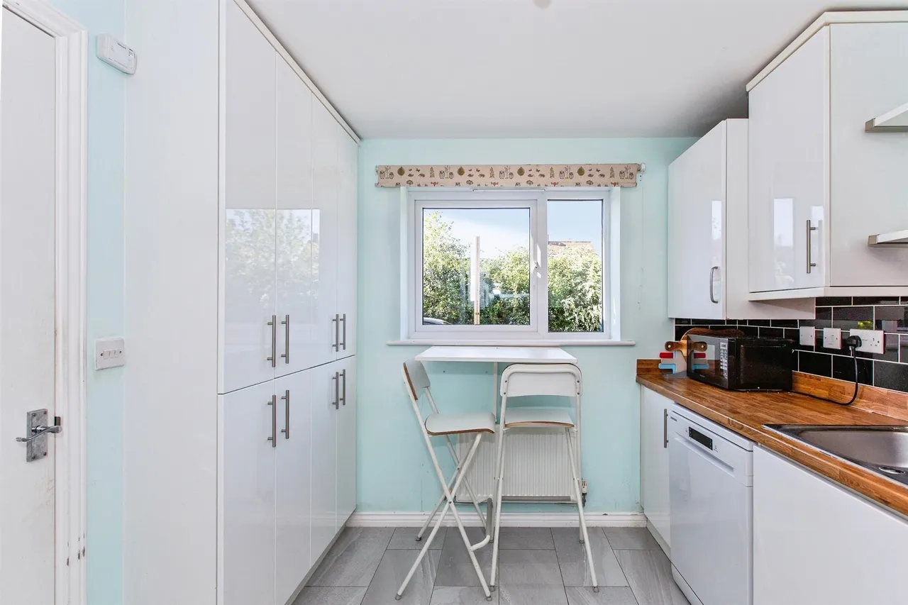 Vickers Way, Upper Cambourne, Cambridge, photo 5