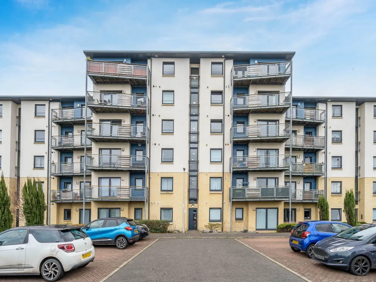 2 bed flat to rent, Peffer Bank, Edinburgh, EH16