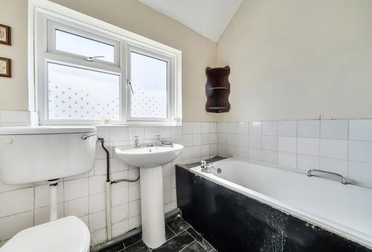 The Crescent, Sutton, SM1 4HU, photo 8
