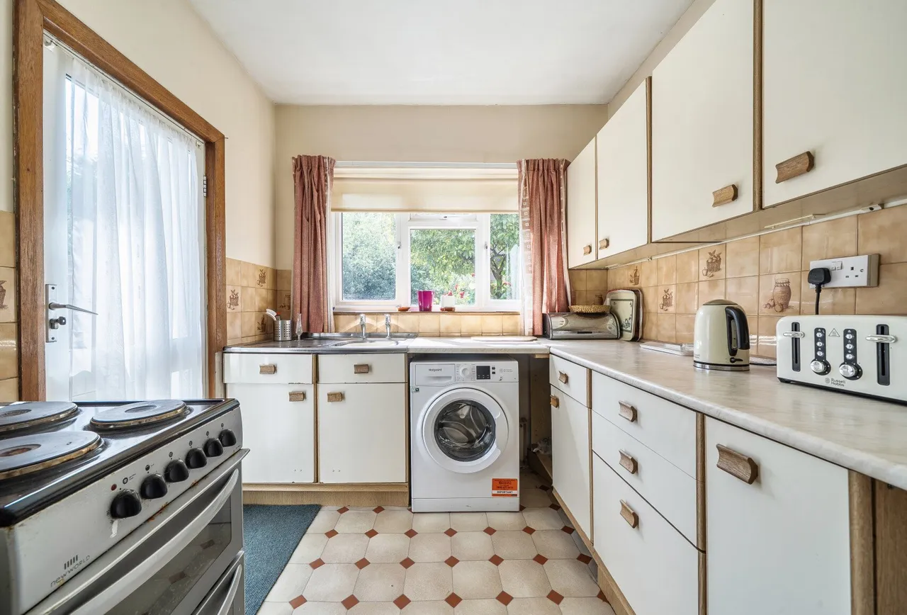 The Crescent, Sutton, SM1 4HU, photo 4