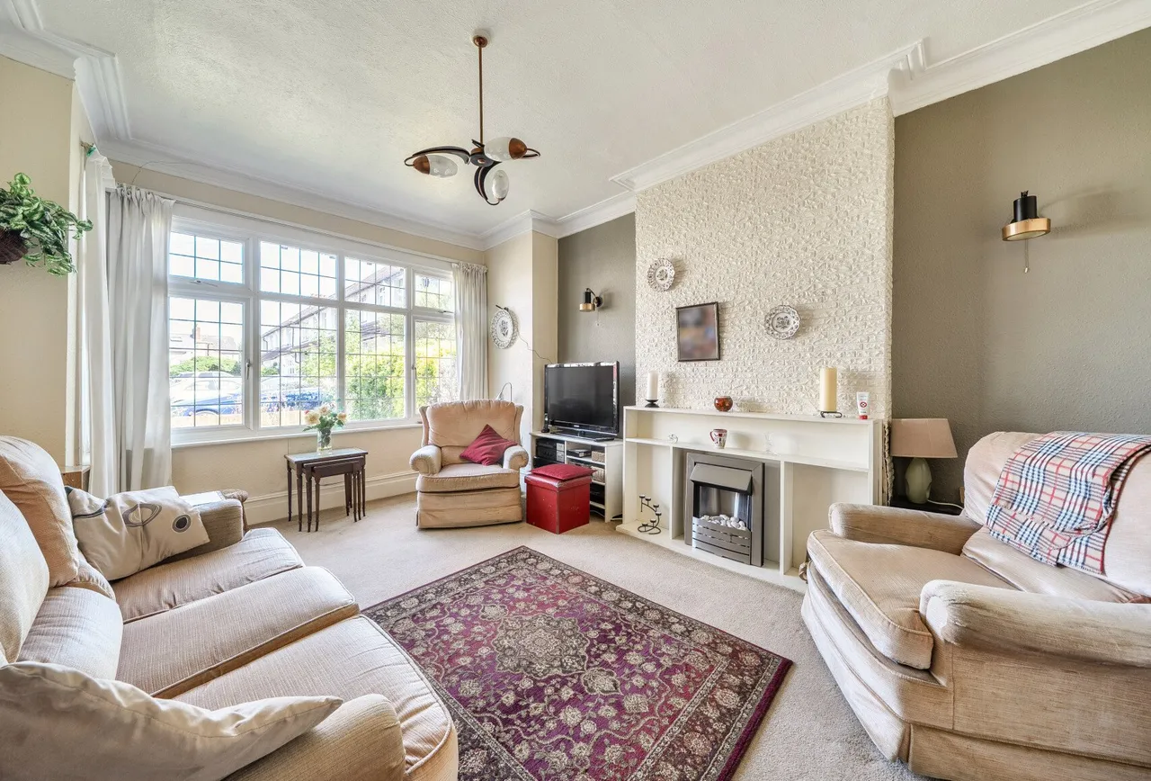The Crescent, Sutton, SM1 4HU, photo 2