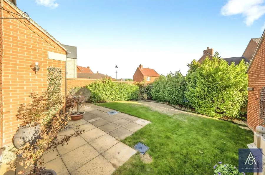 Foxhills Way, Brackley, NN13, photo 4