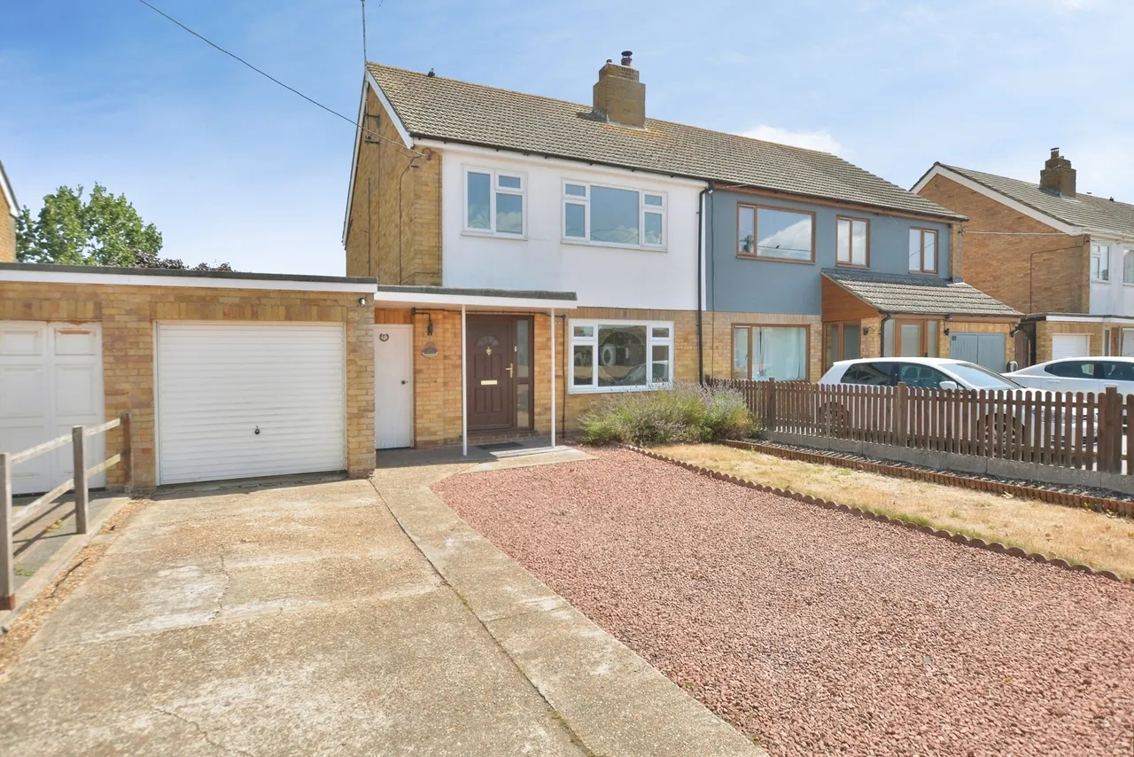 3 bed house for sale — Manor Road, Lydd, Romney Marsh, Kent, TN29