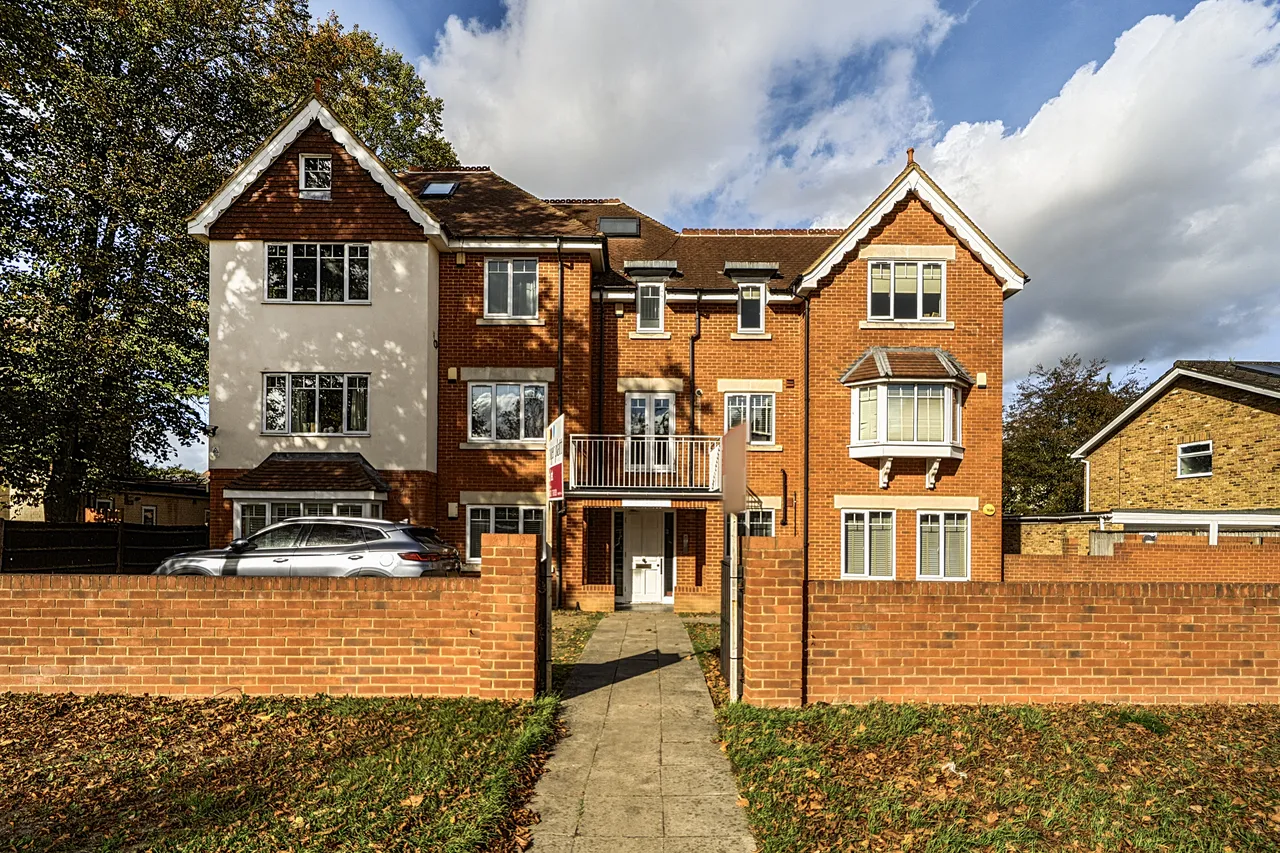 2 bed flat to rent, Boyn Hill Avenue, Maidenhead, SL6