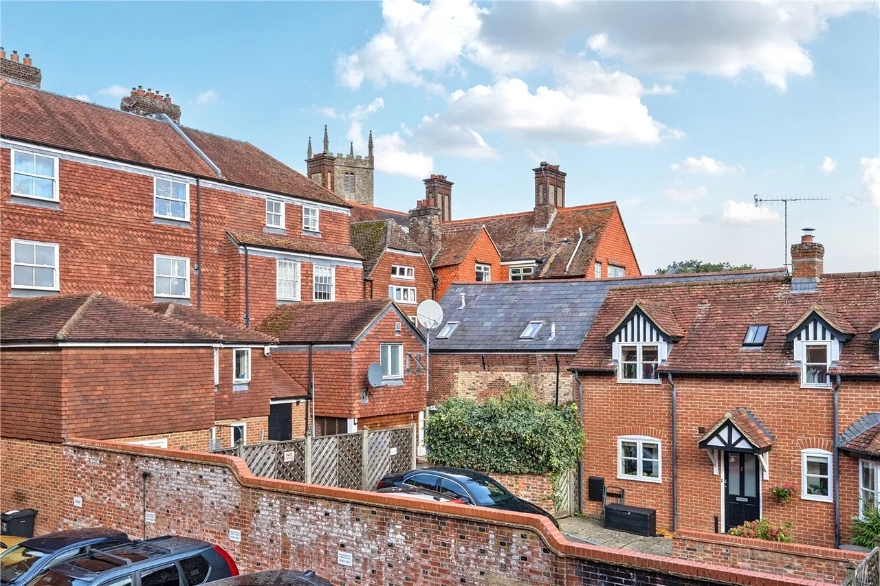 High Street, Marlborough, SN8, photo 21