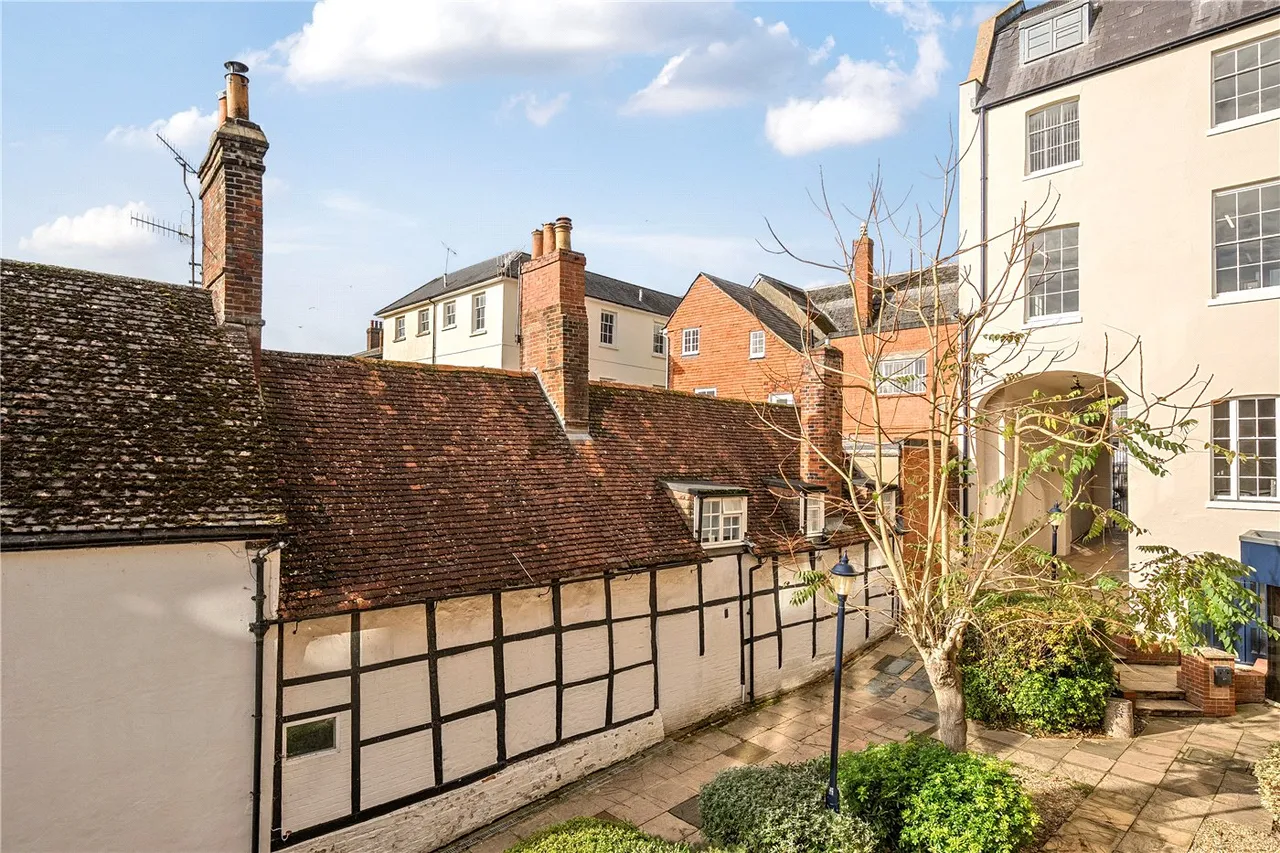 High Street, Marlborough, SN8, photo 13