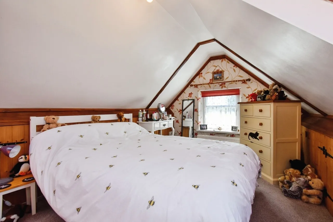 Llandeilo Road, Llandybie, SA18, photo 14