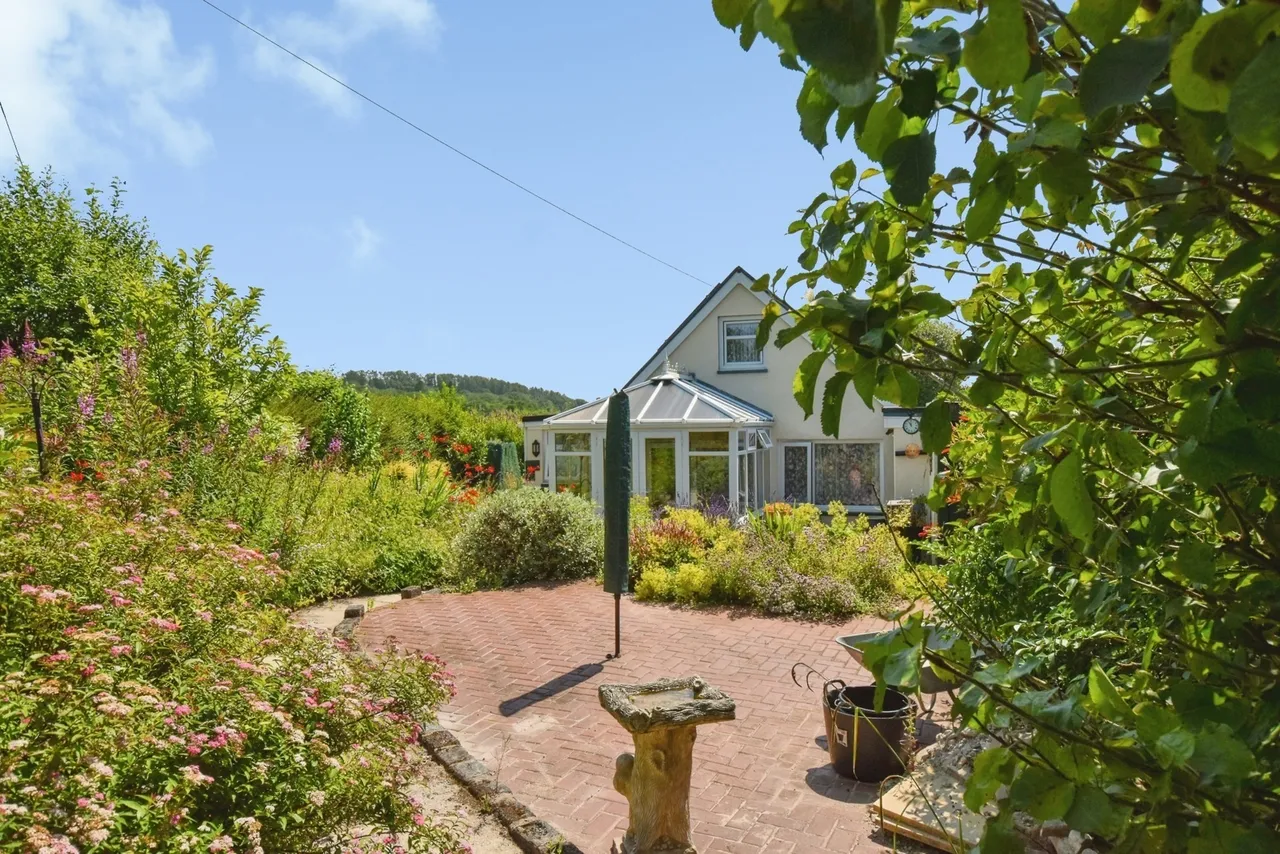 Llandeilo Road, Llandybie, SA18, photo 17
