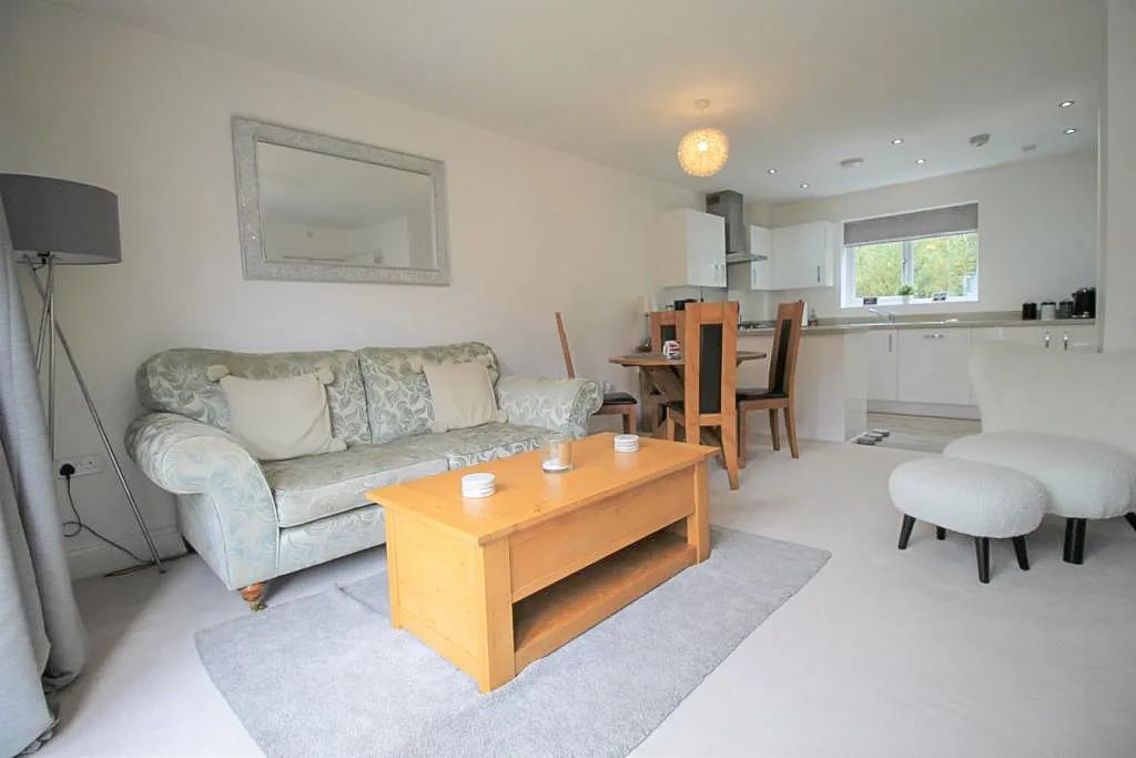 Copse Close, Fleet, GU51, photo 2