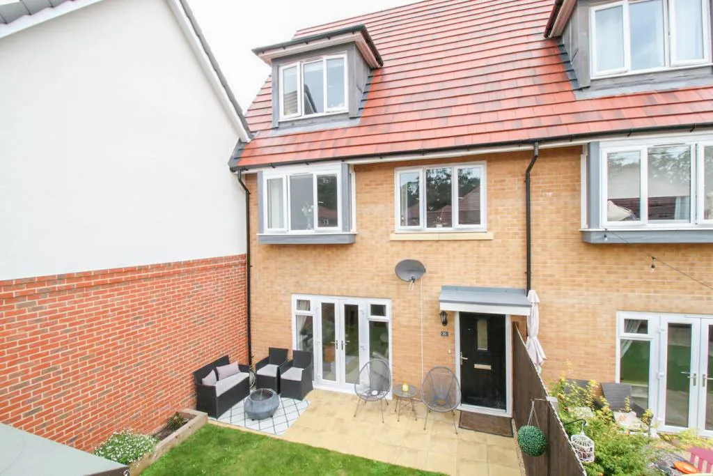 3 bed house to rent, Copse Close, Fleet, GU51