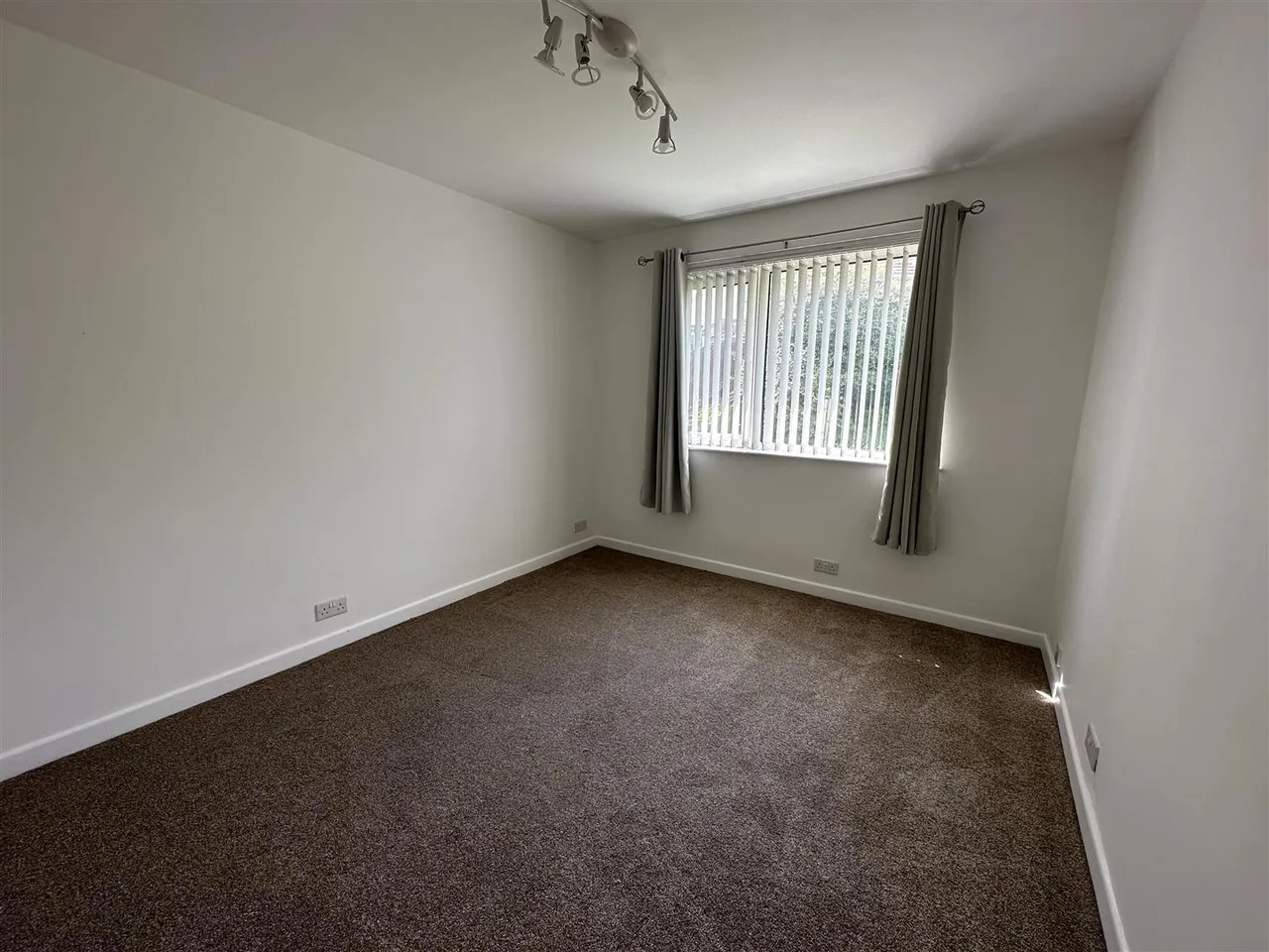 Lindthorpe Way, photo 9