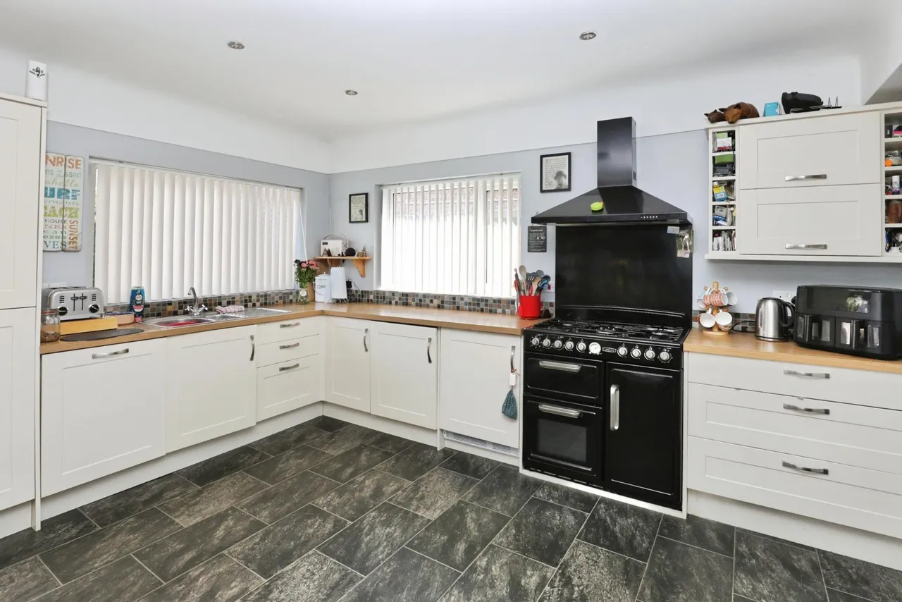 Layton Close, Liverpool, L25, photo 8