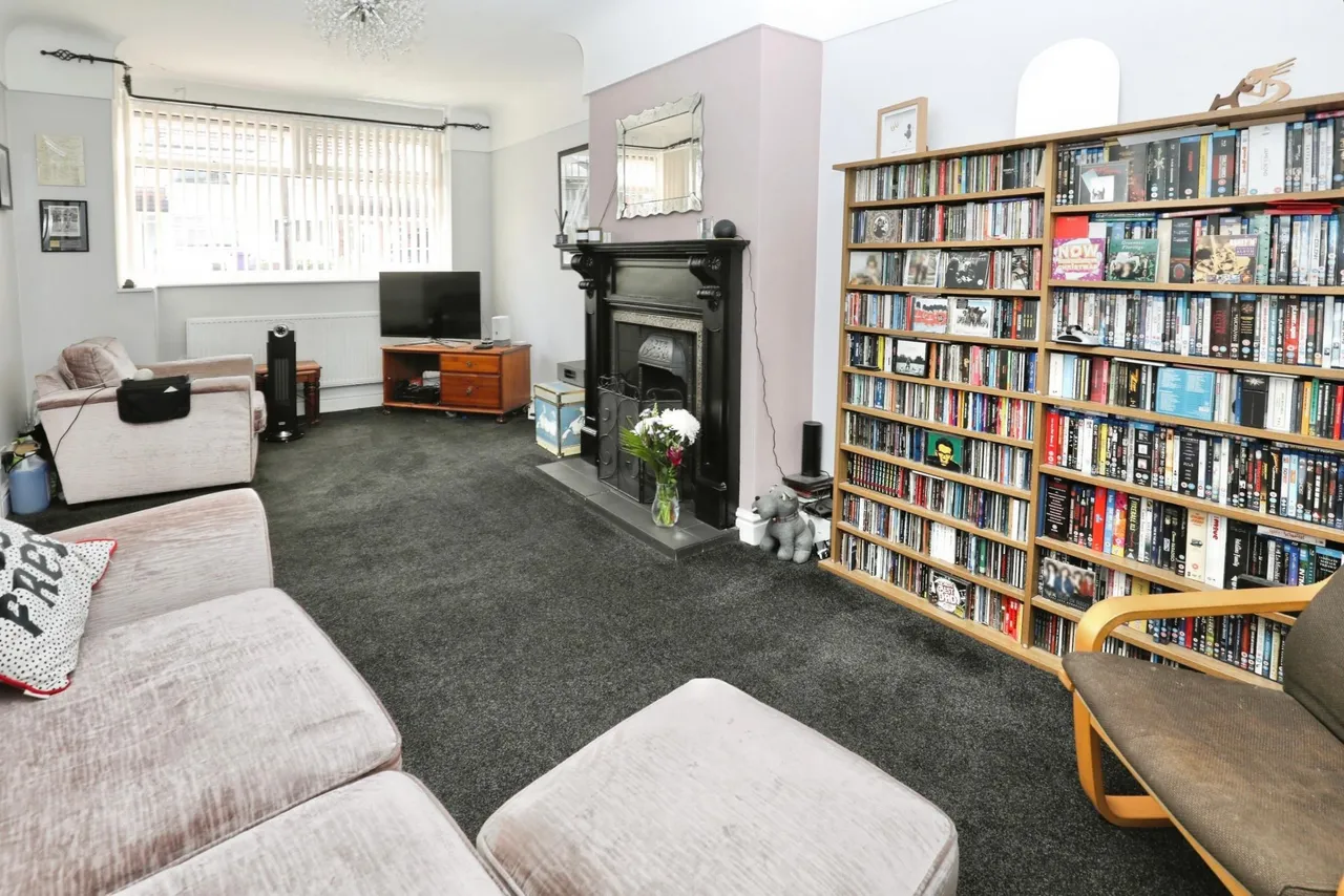 Layton Close, Liverpool, L25, photo 4