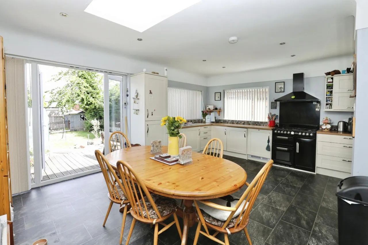 Layton Close, Liverpool, L25, photo 7