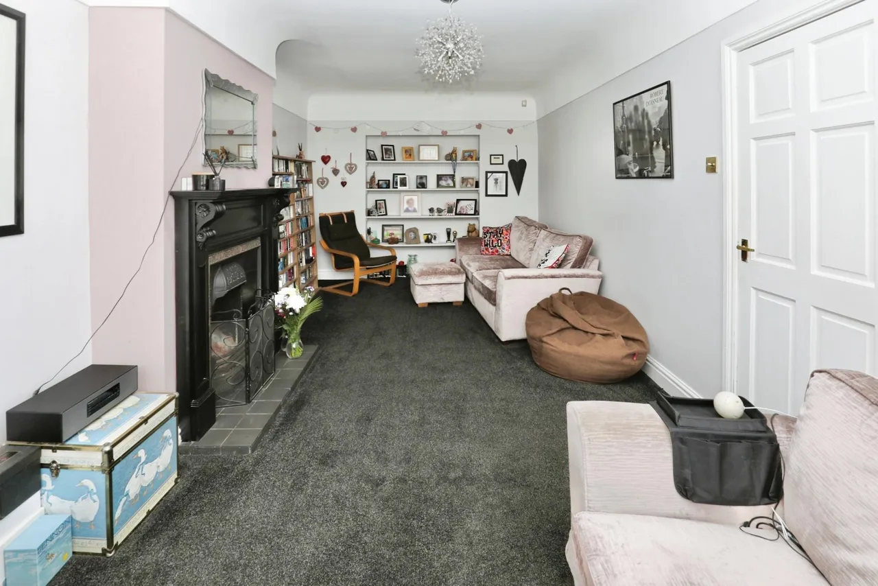 Layton Close, Liverpool, L25, photo 3