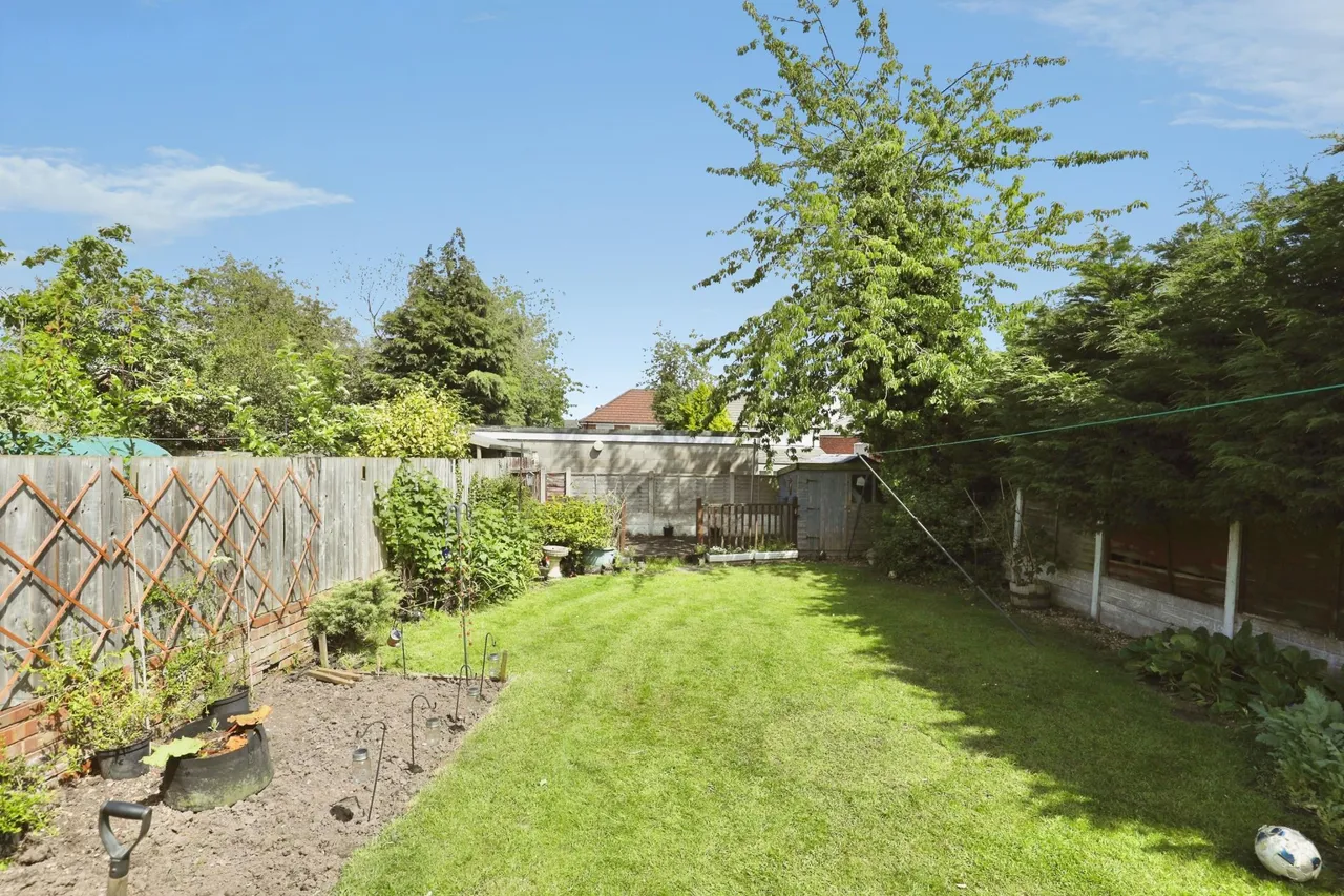 Layton Close, Liverpool, L25, photo 18
