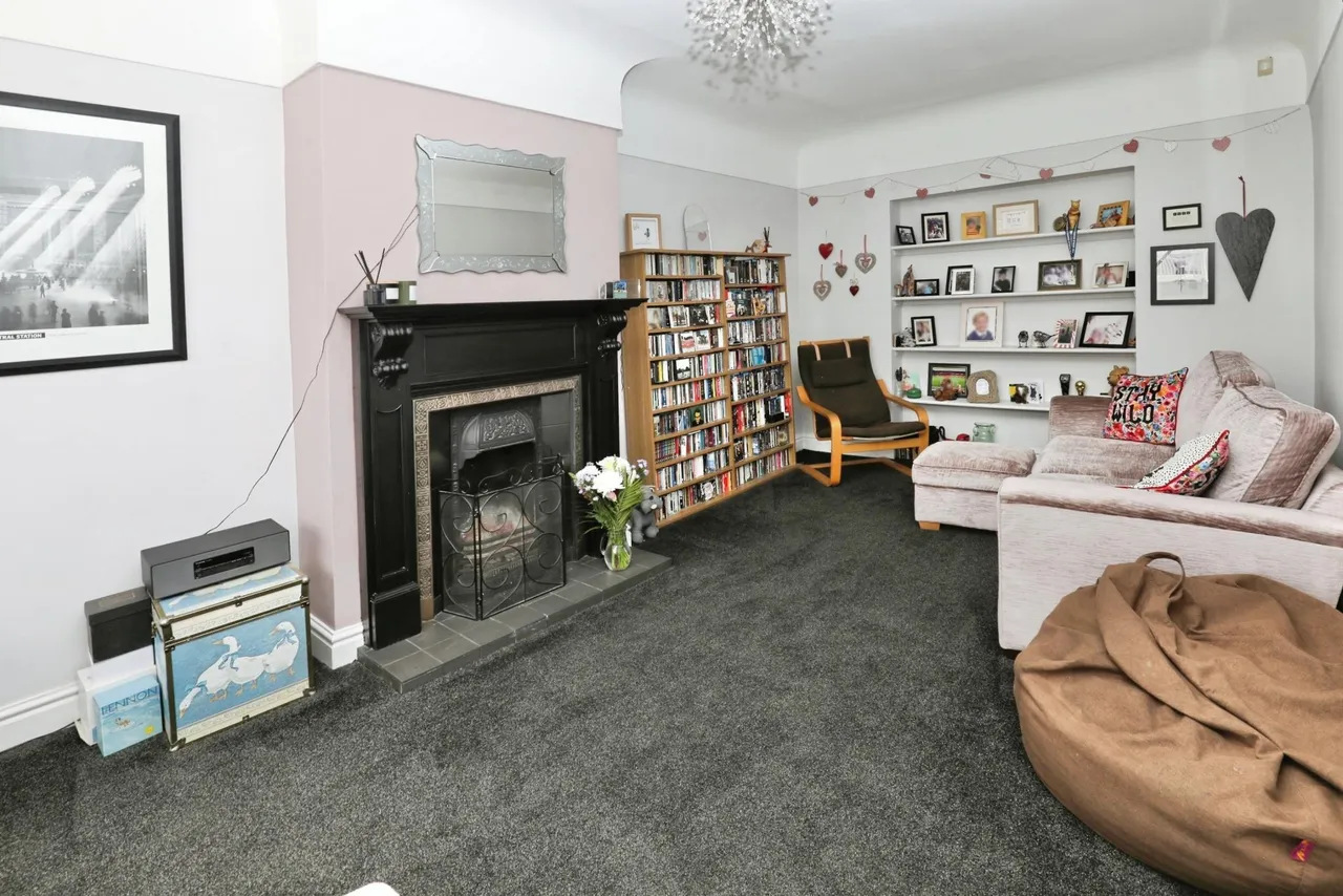 Layton Close, Liverpool, L25, photo 2