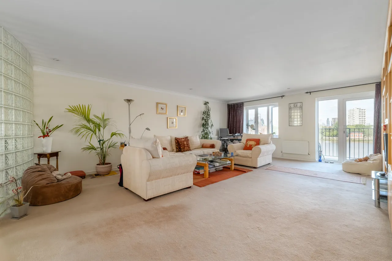 Abbotshade Road, London, SE16, photo 4