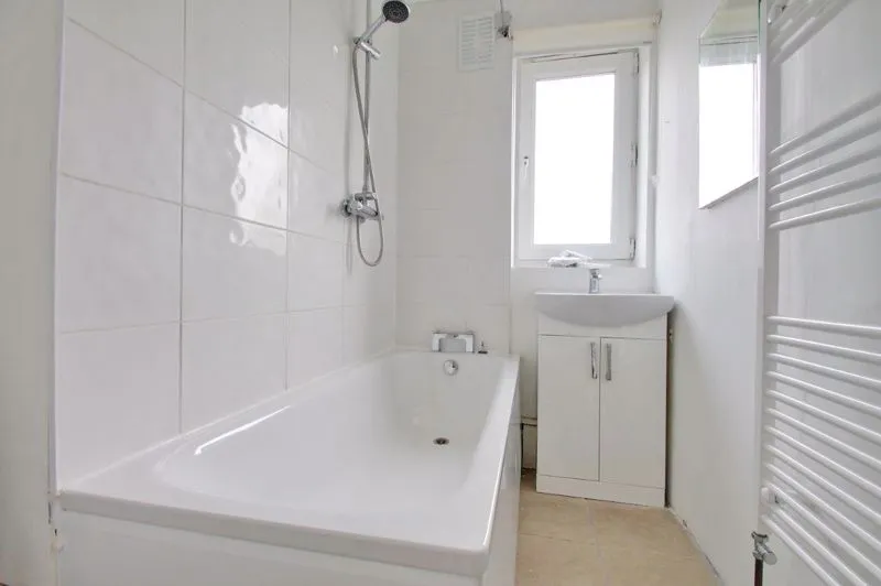 Ewen Crescent, London SW2 2PE, photo 10