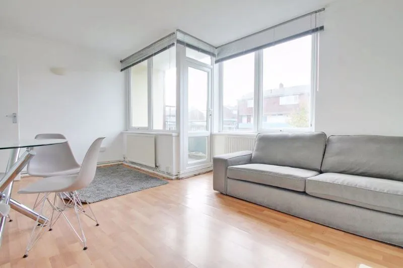 Ewen Crescent, London SW2 2PE, photo 4
