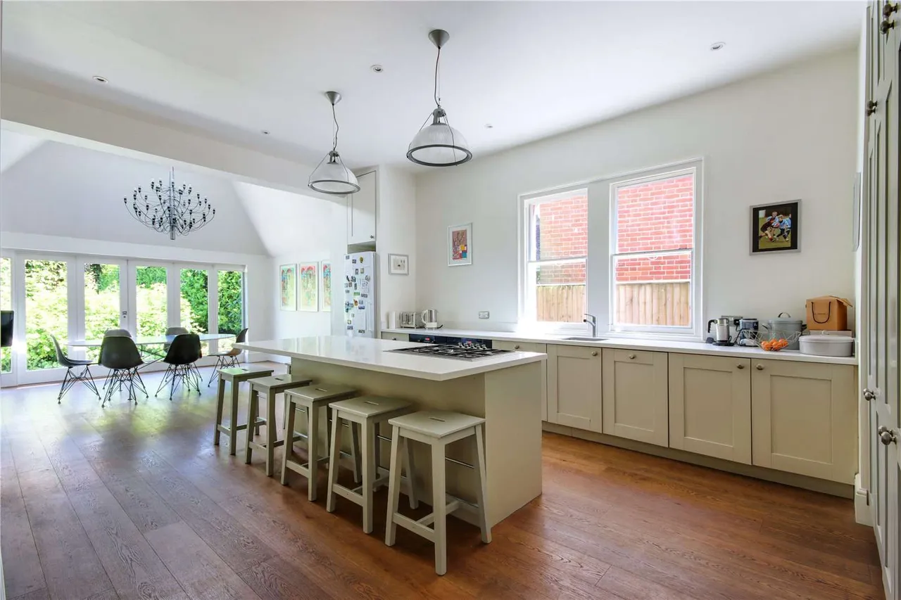Madeira Park, Tunbridge Wells, Kent, TN2 5SY, photo 4
