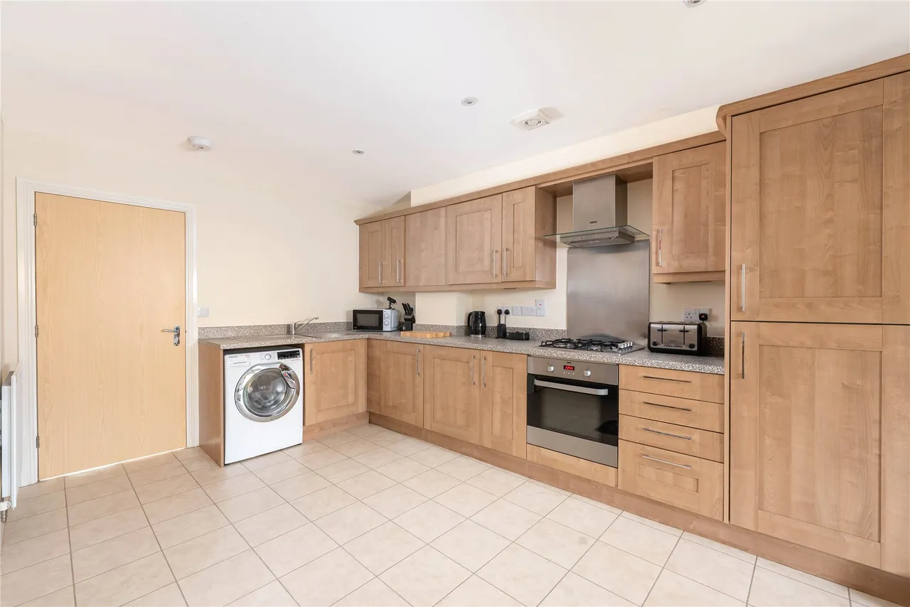 Top Fair Furlong, Redhouse Park, MK14, photo 8
