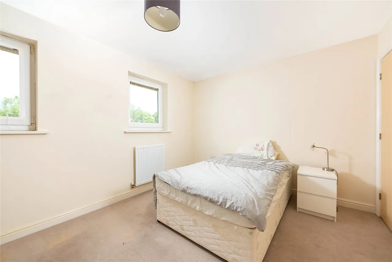 Top Fair Furlong, Redhouse Park, MK14, photo 3