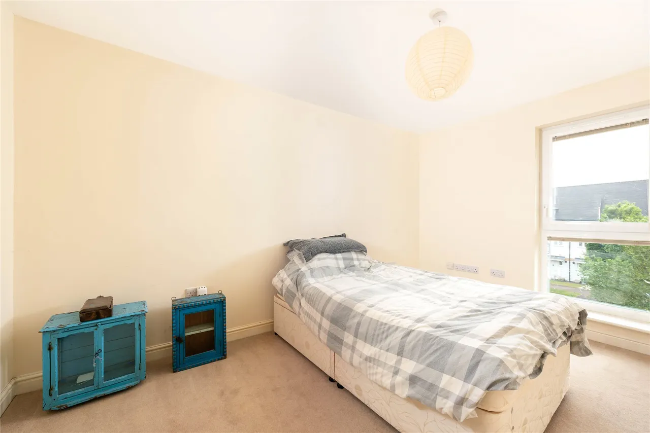 Top Fair Furlong, Redhouse Park, MK14, photo 4