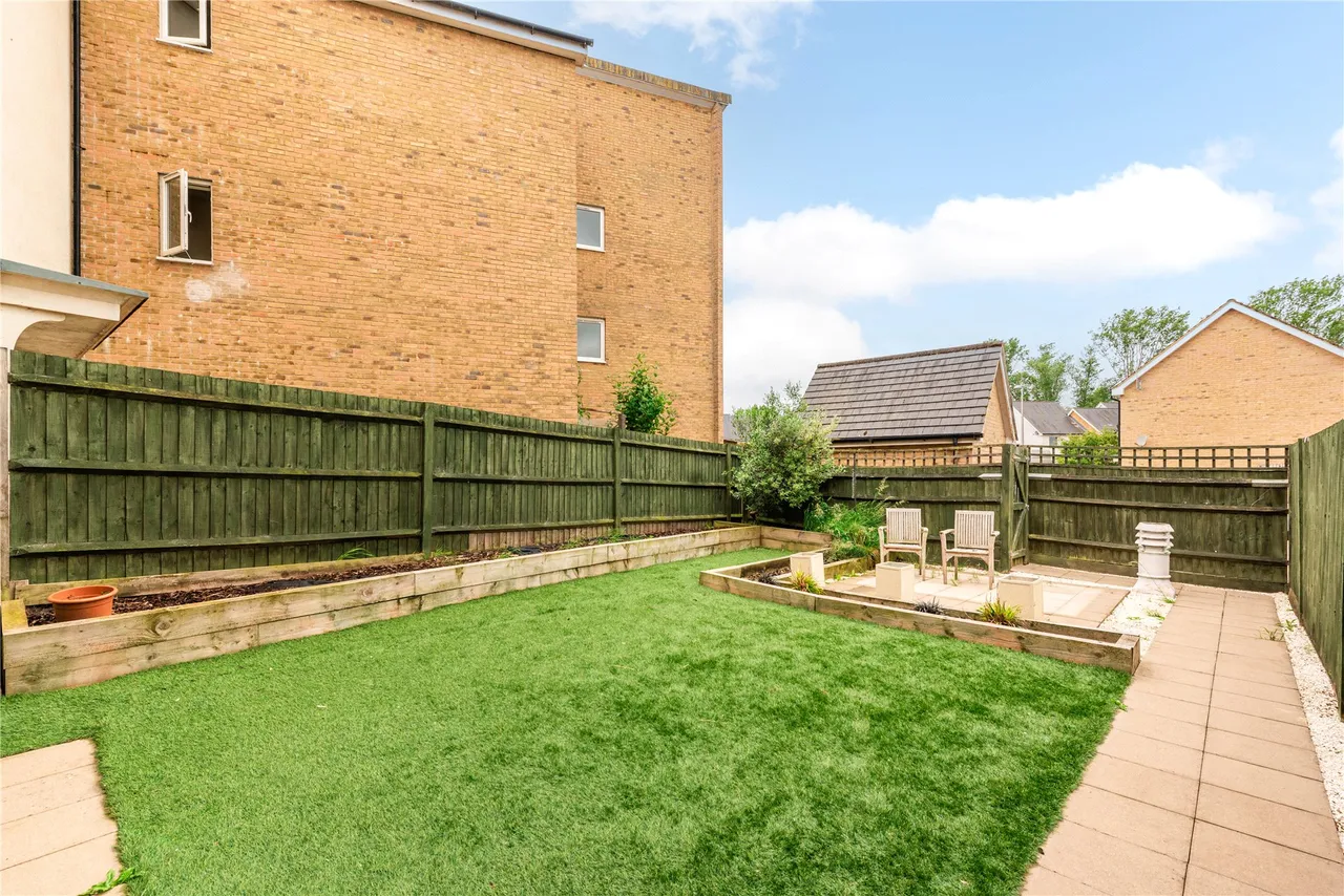 Top Fair Furlong, Redhouse Park, MK14, photo 11