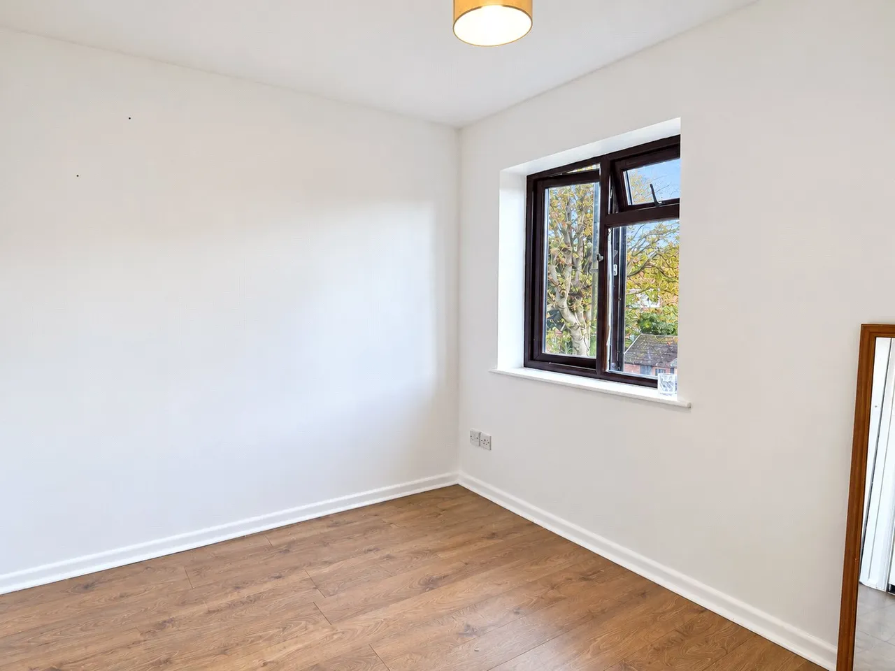 Middlesex Road, Mitcham, CR4, photo 5