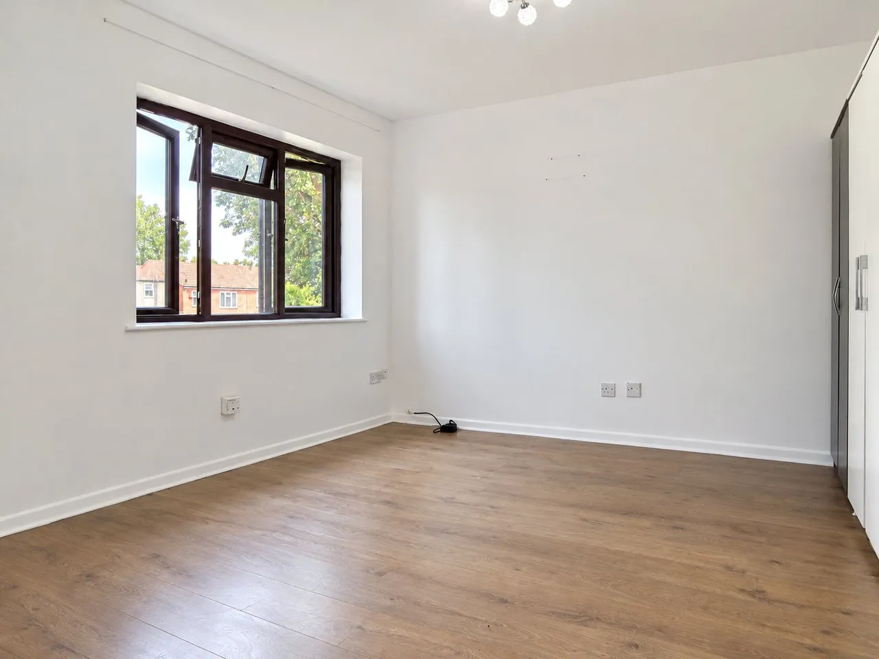Middlesex Road, Mitcham, CR4, photo 2