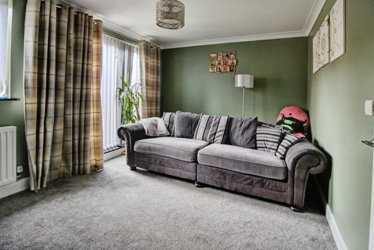 Raley Drive, Barnsley, S75, photo 4