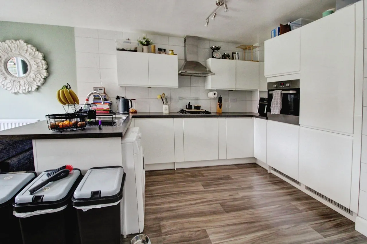 Raley Drive, Barnsley, S75, photo 6