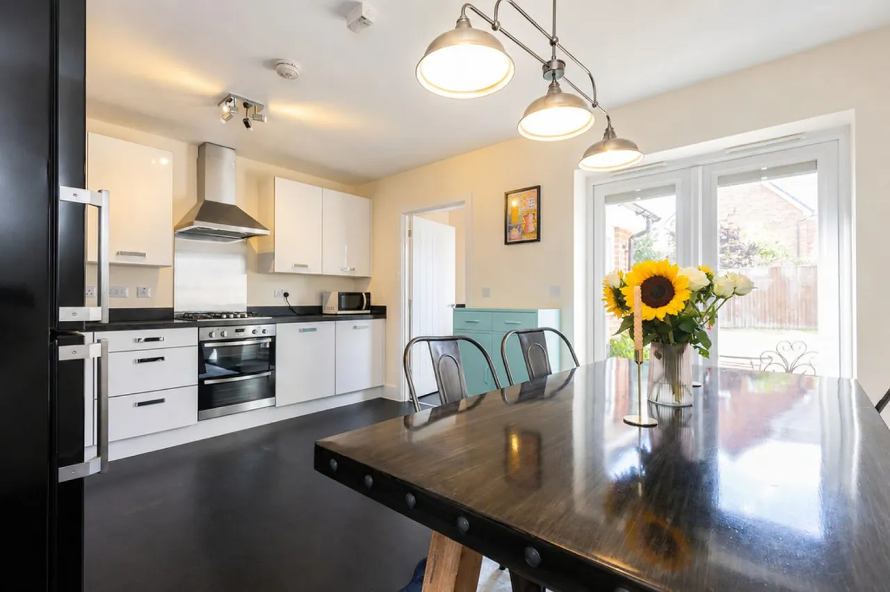 Buckthorn Road, Ravenstone, photo 3