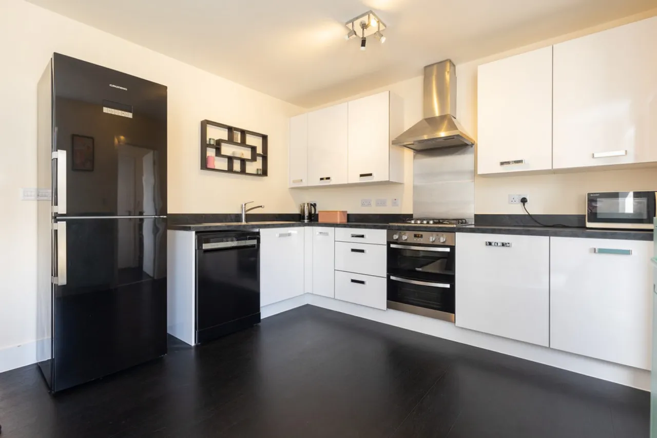Buckthorn Road, Ravenstone, photo 6