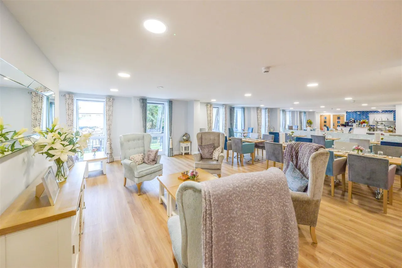 Pegs Lane, Hertford, SG13, photo 3