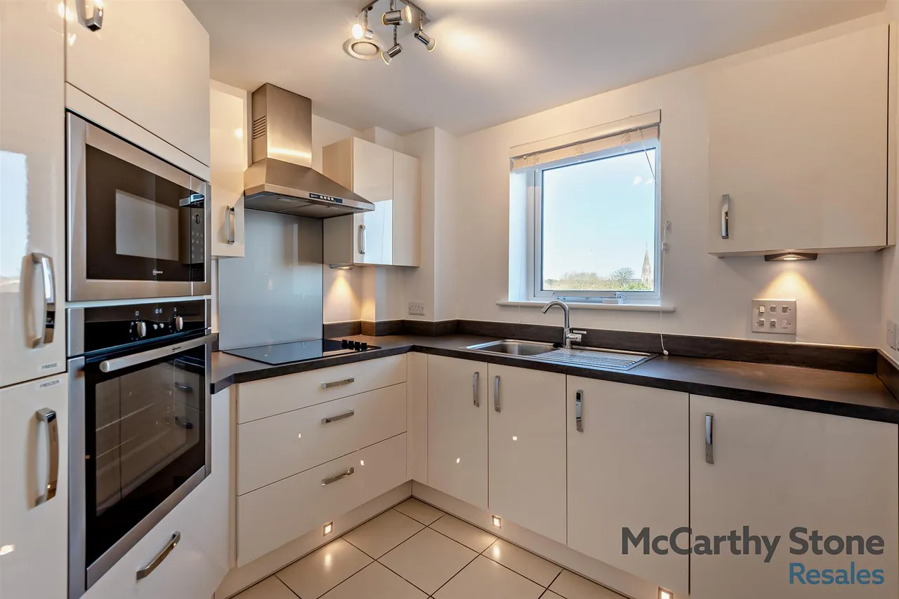 Pegs Lane, Hertford, SG13, photo 7