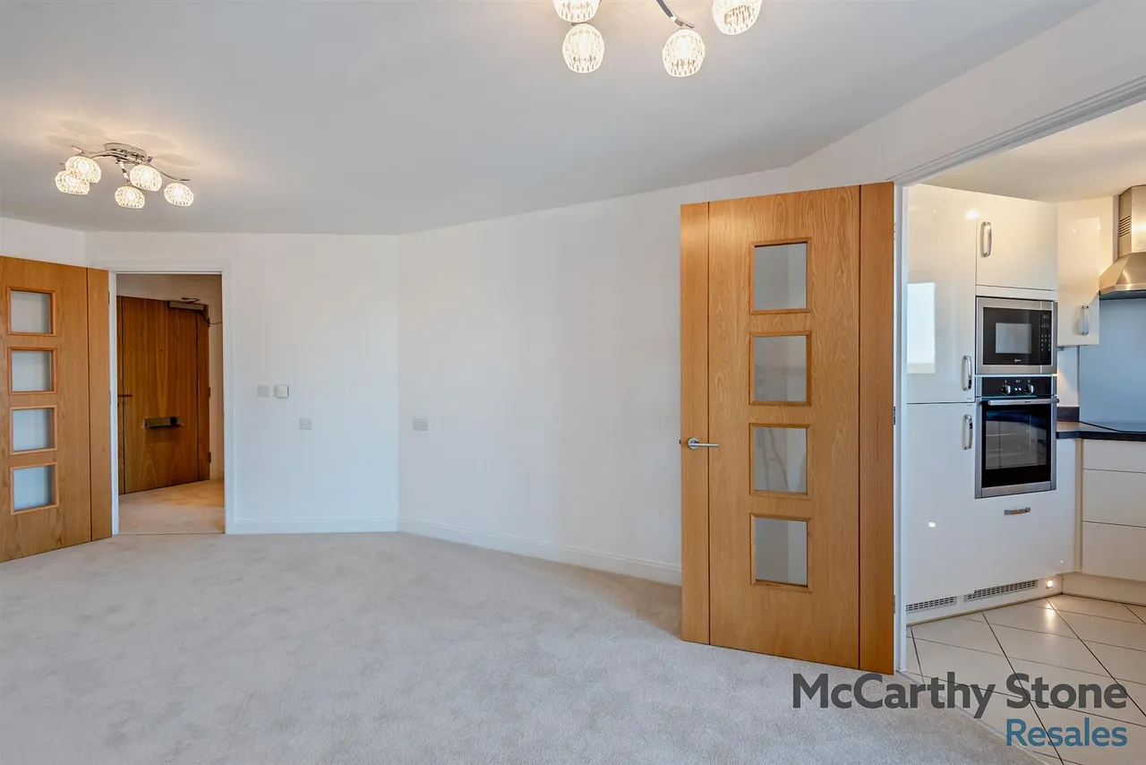 Pegs Lane, Hertford, SG13, photo 4