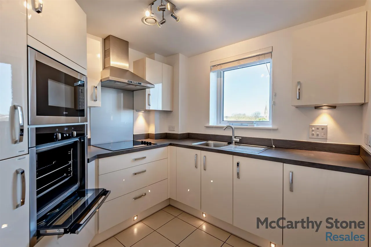 Pegs Lane, Hertford, SG13, photo 18