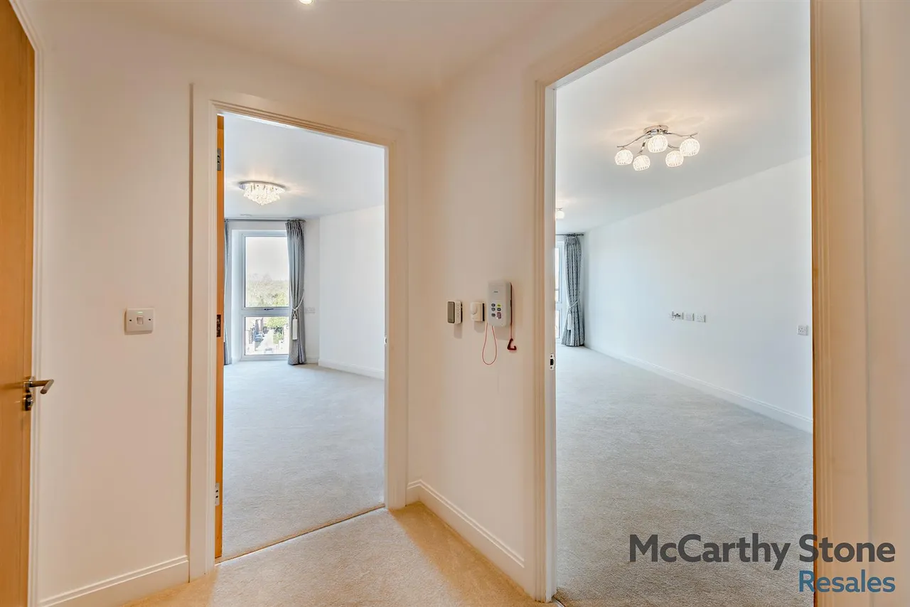 Pegs Lane, Hertford, SG13, photo 11