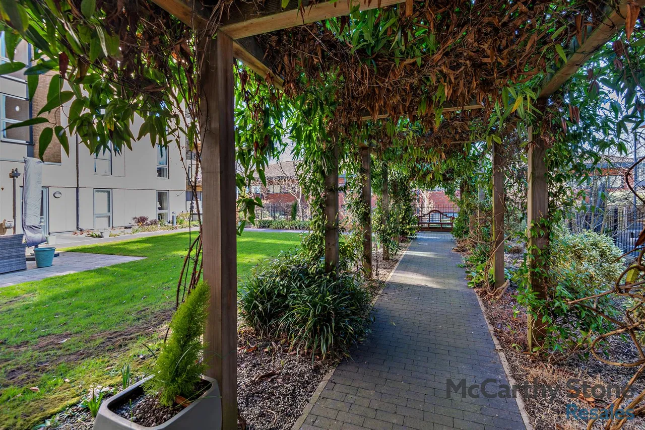 Pegs Lane, Hertford, SG13, photo 20