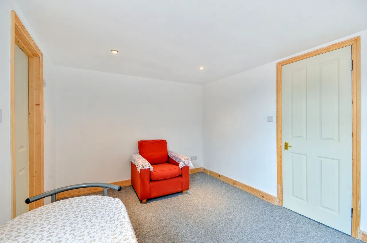 Flat D, 51 Rostella Road, London, photo 4