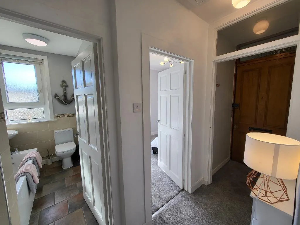 Anderson Avenue, Hilton, AB24, photo 7