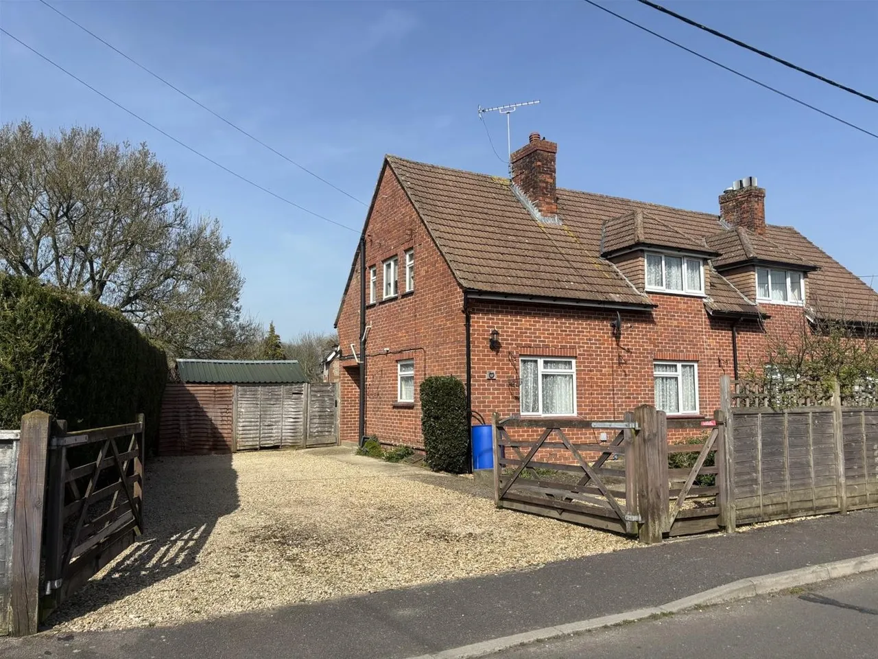 3 bed house for sale — Mary Gardens Okeford Fitzpaine, Blandford Forum, Dorset DT11 0RX