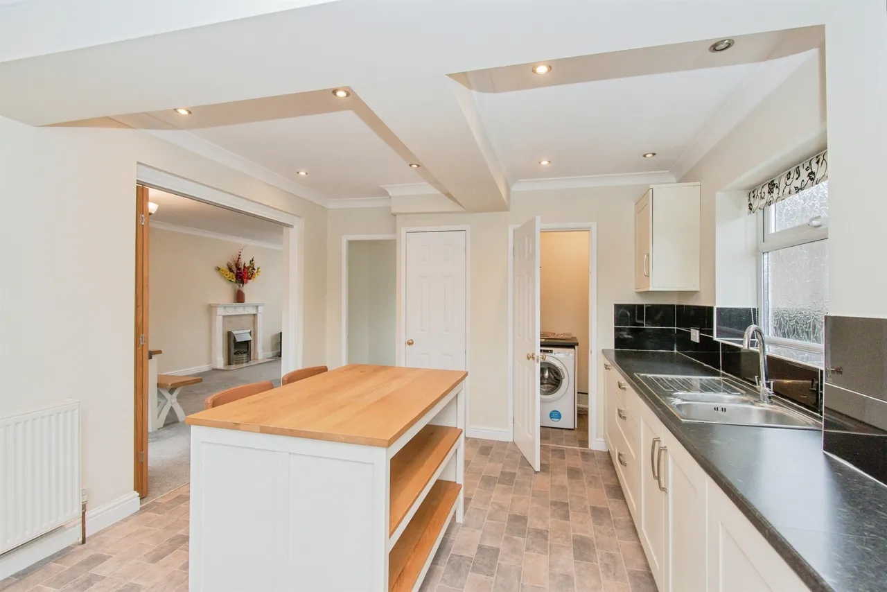 Lyon Road, PONTEFRACT, photo 3
